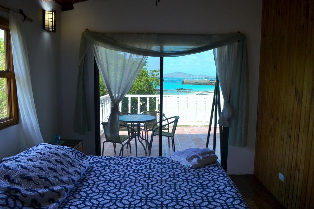 The Isabela Beach House Puerto Villamil Oda fotoğraf
