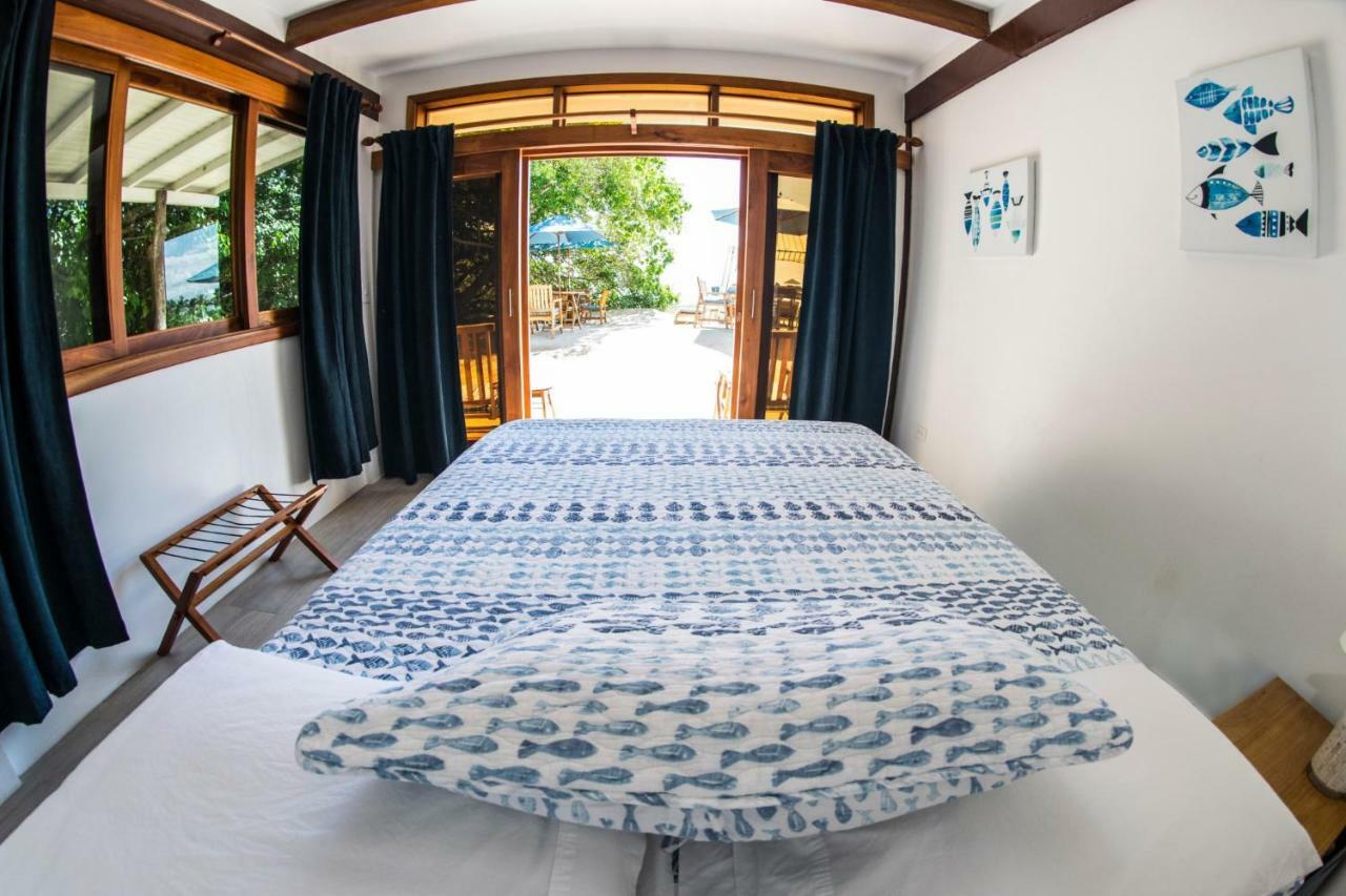 The Isabela Beach House Puerto Villamil Dış mekan fotoğraf